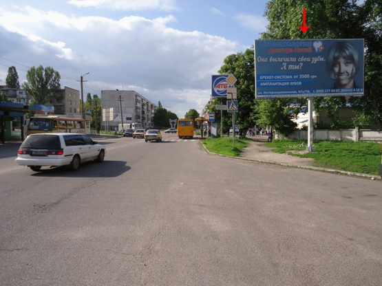 Фото рекламной плоскости по адресу вул. Героїв Украини, біля вул.Перемоги, з центру/Героев Украины ул., возле ул.Победы, из центра