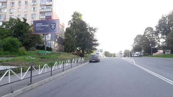 Фото рекламной плоскости по адресу Свободи вул., 4