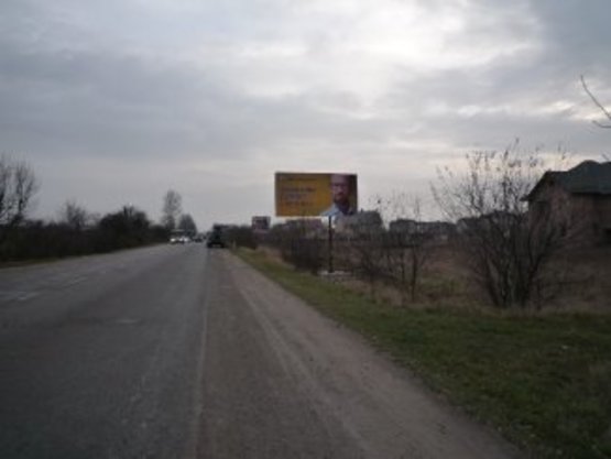 Фото рекламной плоскости по адресу Черніїв траса Івано-Франківськ-Буковель №1
