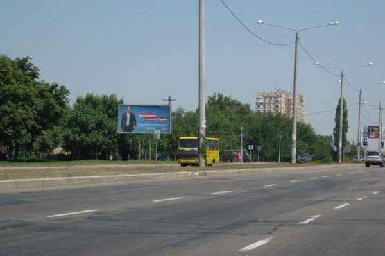 Фото рекламної площини за адресою Днепропетровская дор.,63