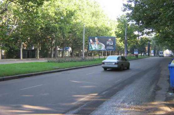 Фото рекламної площини за адресою пр-т Адмиральский (между Судостр и 5 ст.) на 5 - разделитель