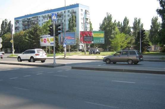 Фото рекламной плоскости по адресу пл. Независимости - ул. Щорса (на Щорса)