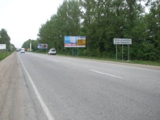 Фото рекламной плоскости по адресу Калуське шосе       (перед знаком Івано-Франківськ)