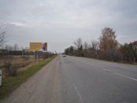 Фото рекламной плоскости по адресу Черніїв траса Івано-Франківськ-Буковель №1