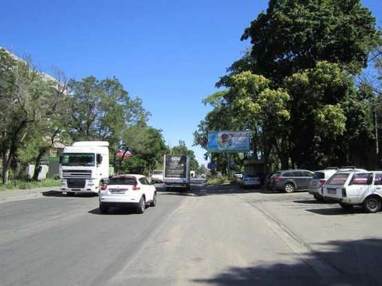 Фото рекламної площини за адресою ул. Бугаевская, 21/23 (супермаркет "Идеал")