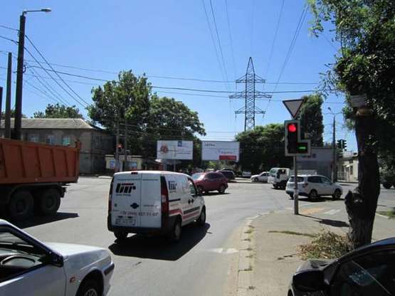 Фото рекламної площини за адресою ул. Бугаевская - ул. Дальницкая