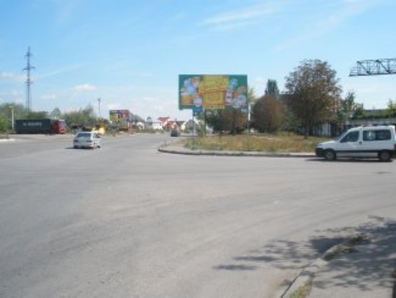 Фото рекламной плоскости по адресу Надрічна-Максимовича       перехрестя