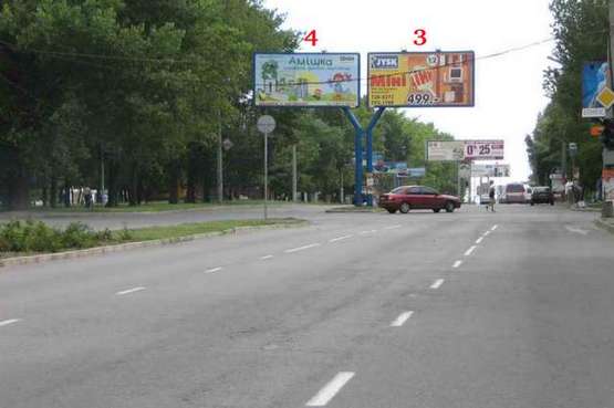 Фото рекламної площини за адресою пр-т Ак.Глушко, 25 - ул. Ильфа и Петрова Чебурашка (на м. Ильичевск)