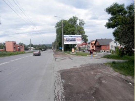 Фото рекламной плоскости по адресу Галицька     перед знаком Ів.-Франк. (лівий)