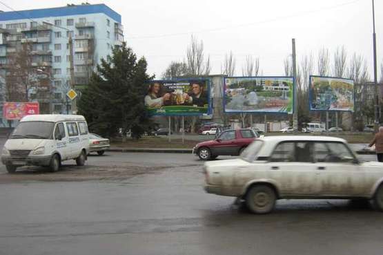 Фото рекламної площини за адресою пл. Независимости (левый)