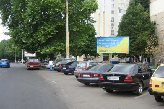 Фото рекламної площини за адресою ул. Ак.Королева,18 (ОблГАИ)