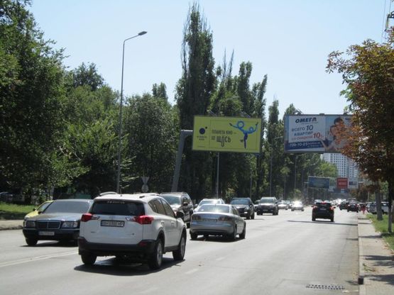 Фото рекламної площини за адресою ул. Краснова, 4 (напротив)