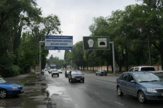 Фото рекламної площини за адресою Люстдорфская дорога, 11 / пер. Ипподромный (из города левый)