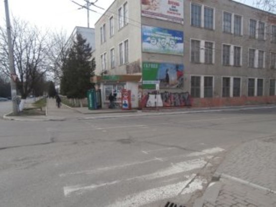 Фото рекламной плоскости по адресу Мельника-Сахарова ( центр ) нижній