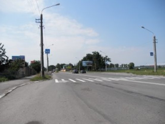 Фото рекламной плоскости по адресу Коновальця ( аеропорт)