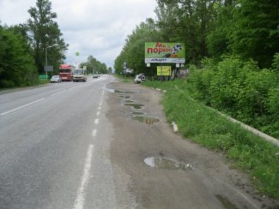 Фото рекламной плоскости по адресу Калуське шосе (зупинка)     навпроти WOG     вїзд