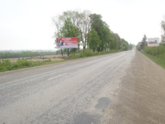 Фото рекламной плоскости по адресу Калуське шосе (гот. Чорний Замок) лівий       вїзд
