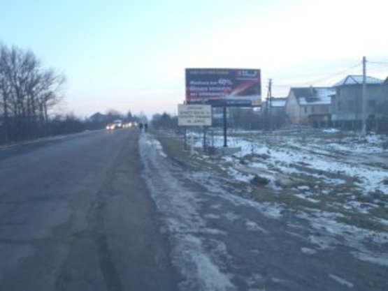 Фото рекламной плоскости по адресу Черніїв траса Ів.-Франківськ-Буковель  (перед знаком Івано-Франківськ)