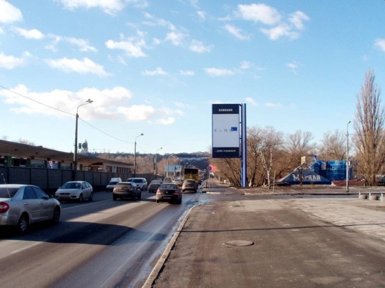 Фото рекламной плоскости по адресу Броварской проспект,  (М)"Гидропарк" - 2