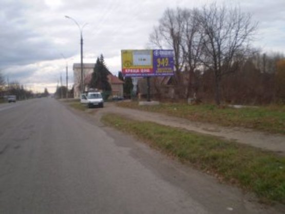 Фото рекламной плоскости по адресу Карпатська,175 біля Епіцентру