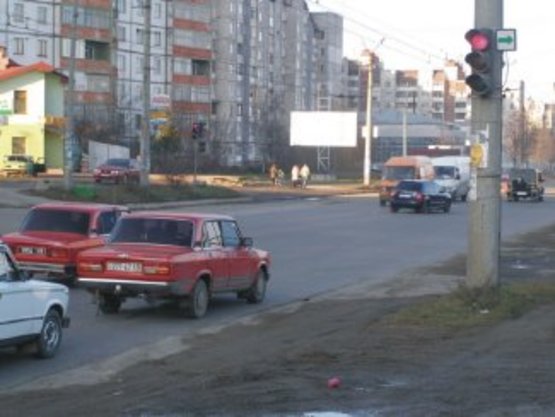 Фото рекламной плоскости по адресу Івасюка-Хоткевича                перехрестя