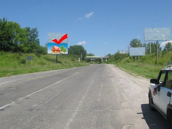Фото рекламної площини за адресою Львів-Пустомити-Меденичі, нижній