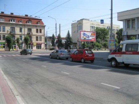 Фото рекламной плоскости по адресу Бандери-Незалежності                                           освітлення