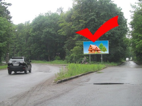 Фото рекламної площини за адресою Львів-Брюховичі, перехрестя вул.Курортна-Широка-Лікарська