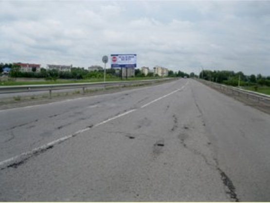 Фото рекламной плоскости по адресу Черніїв ( в'їзд в місто зі сторони Буковеля )