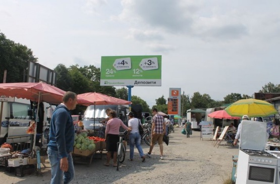 Фото рекламной плоскости по адресу Баранівка в. Першотравенська, біля заправки, базару, ст А