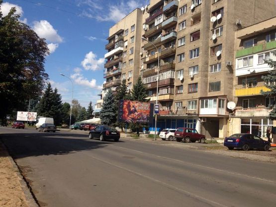 Фото рекламной плоскости по адресу вул.Л.Толстого ,44 , напрям-пл.Б.Хмельницького