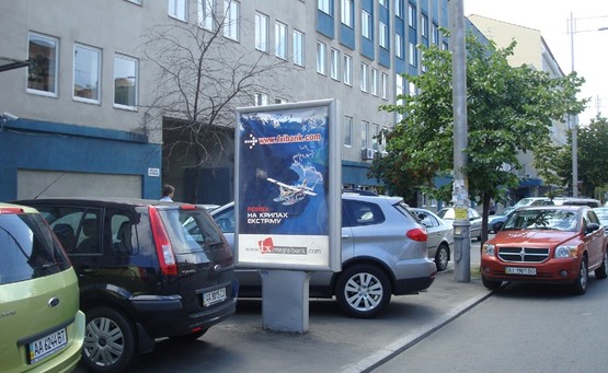 Фото рекламної площини за адресою Вул. Жилянська, 25 / "Легбанк" (''Sam's Steak House'')