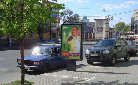 Фото рекламної площини за адресою Вул. Жилянська, 146 (Ленінська Кузня)