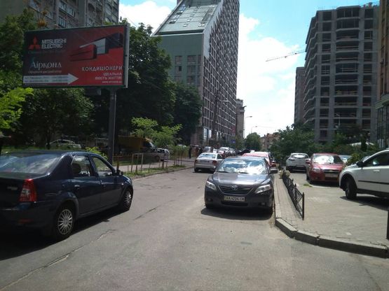 Фото рекламної площини за адресою Златоустівська вул., 46