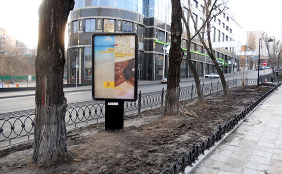 Фото рекламної площини за адресою Б-р. Лесі Українки, 2 На Розподільній Смузі