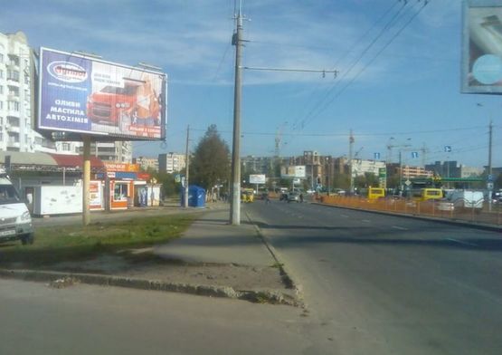 Фото рекламної площини за адресою кільце Соборності - Кравчука (навпроти ТАМ-ТАМу, район Формула Варшавського ринку)