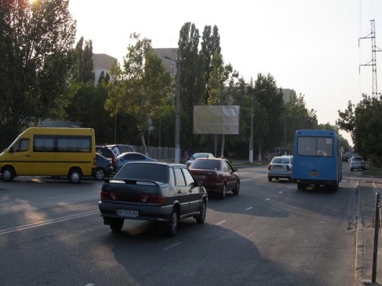 Фото рекламної площини за адресою Малиновского, 31 - Сильпо