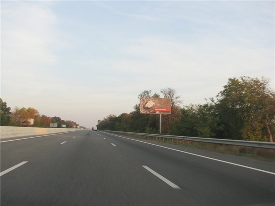 Фото рекламної площини за адресою Одесса - Киев 453 км + 650 м 5А