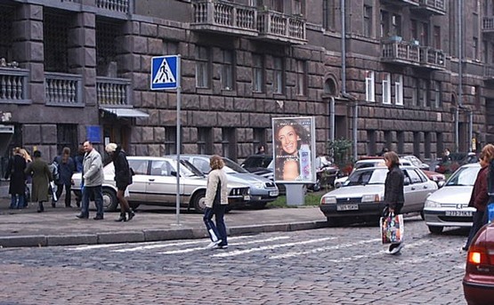 Фото рекламної площини за адресою Вул. Б. Хмельницького, 37/2 / Вул. Пирогова