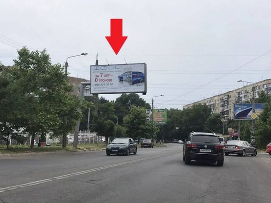 Фото рекламної площини за адресою ул. Ак. Королева, 1б - ул.  Инглези, 1/3 - автосалон "Богдан - Авто"