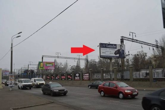 Фото рекламної площини за адресою ул. Среднефонтанская (напротив дома 17) - пер. Семафорный, 4 (Фонтан Скай)