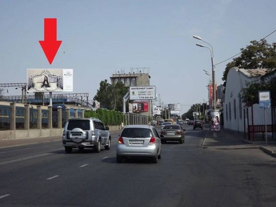 Фото рекламної площини за адресою ул. Среднефонтанская, 4 - пер. Семафорный