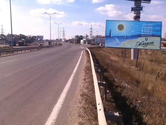 Фото рекламной плоскости по адресу Объездная дорога - Клеверный мост (АЗС Лукойл)