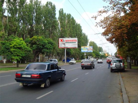 Фото рекламної площини за адресою ул. Космонавтов №28