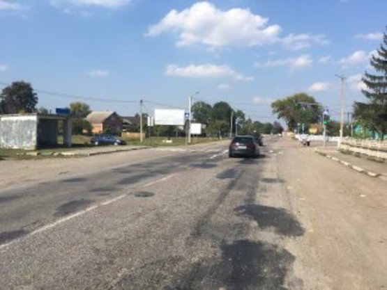 Фото рекламной плоскости по адресу Черніїв траса Івано-Франківськ-Буковель №5