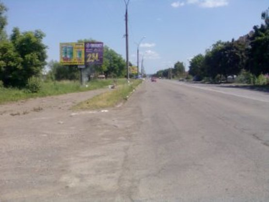 Фото рекламной плоскости по адресу Карпатська,175 біля Епіцентру