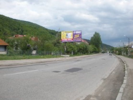 Фото рекламної площини за адресою виїзд з Яремче в сторону Івано-Франківська