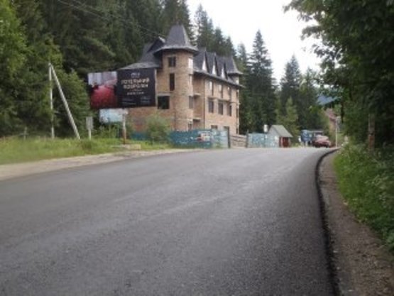 Фото рекламної площини за адресою Яремче вул.Свободи,400  виїзд  в сторону Буковеля