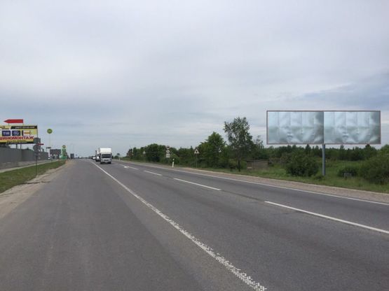 Фото рекламної площини за адресою Київ-Чоп, км 552+500, Арена Львів, гот.Катерина, праворуч