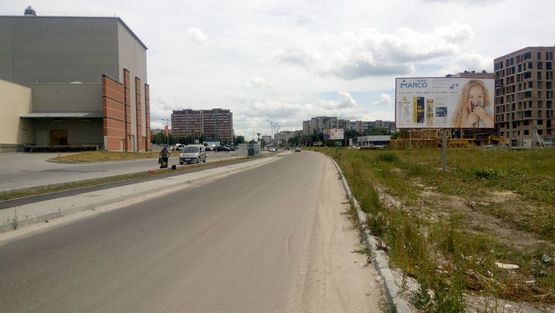 Фото рекламной плоскости по адресу вул. Кульпарцівська, ТЦ Victoria Gardens, 130 м від проїзду